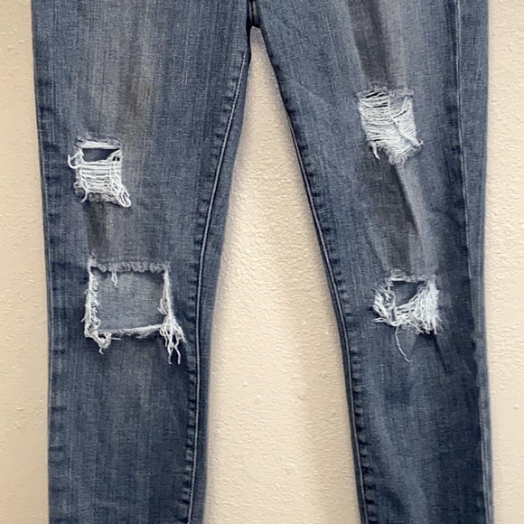 Frame Le Skinny de Jeanne Medium Wash Mid Rise Distressed Raw Edge Jeans 4946 - Picture 3 of 8